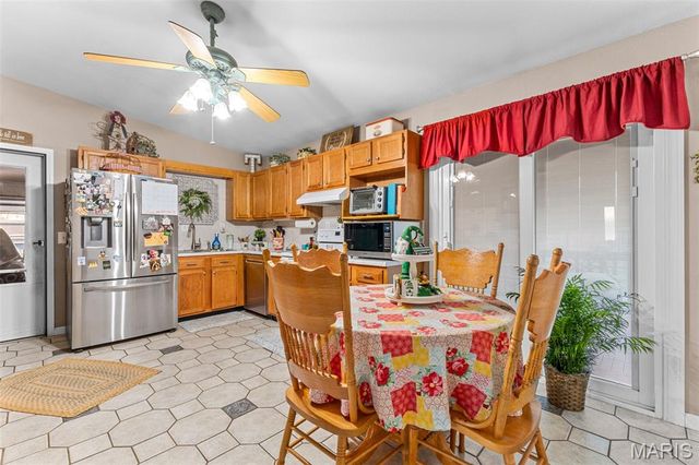 102 Laura Street, Farmington, MO 63640