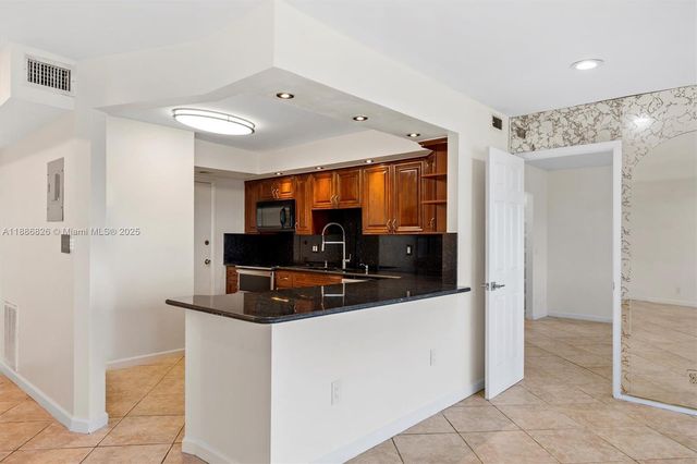 200 Diplomat Pkwy 825, Hallandale Beach, FL 33009