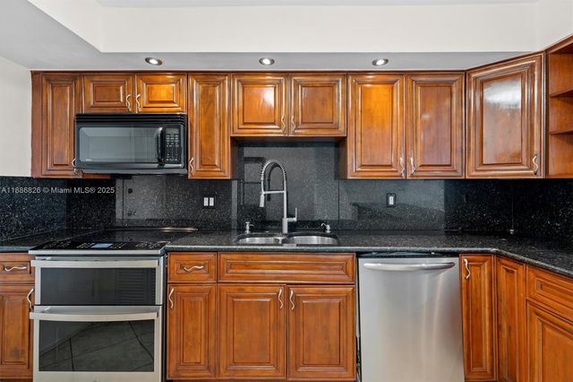 200 Diplomat Pkwy 825, Hallandale Beach, FL 33009