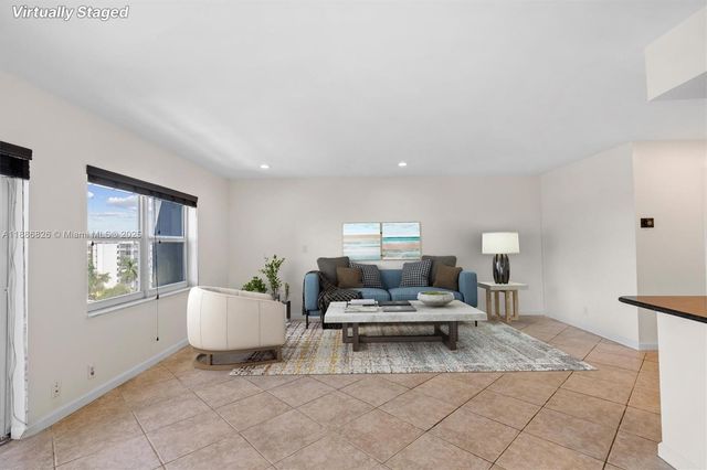 200 Diplomat Pkwy 825, Hallandale Beach, FL 33009