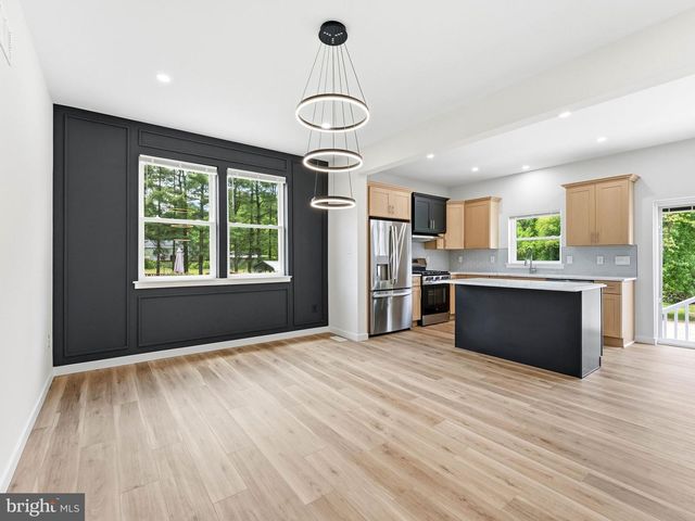 372 MARION AVE, Westville, NJ 08093