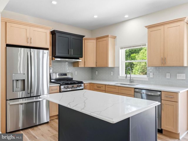 372 MARION AVE, Westville, NJ 08093