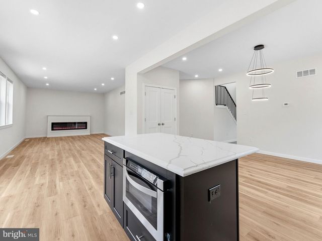 372 MARION AVE, Westville, NJ 08093