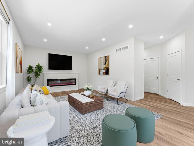 372 MARION AVE, Westville, NJ 08093