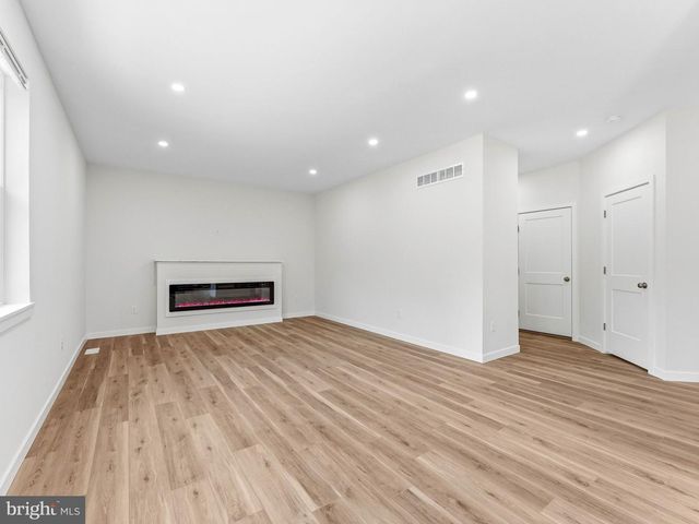 372 MARION AVE, Westville, NJ 08093