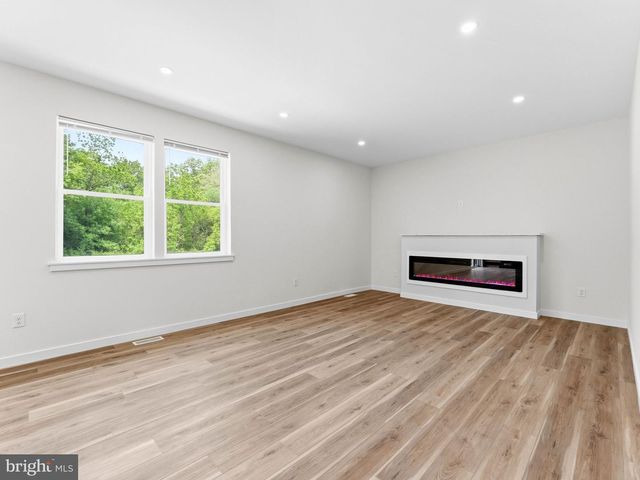 372 MARION AVE, Westville, NJ 08093