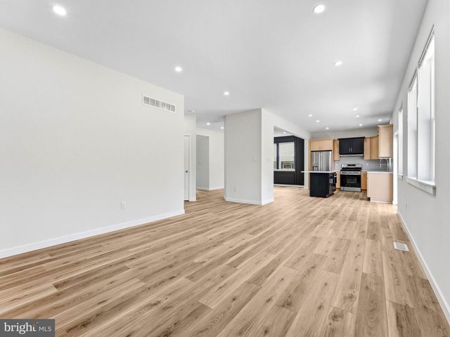 372 MARION AVE, Westville, NJ 08093