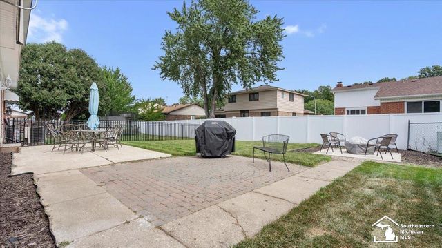 19511 Wherle Drive, Brownstown Twp, MI 48193
