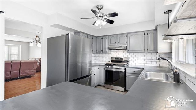 19511 Wherle Drive, Brownstown Twp, MI 48193