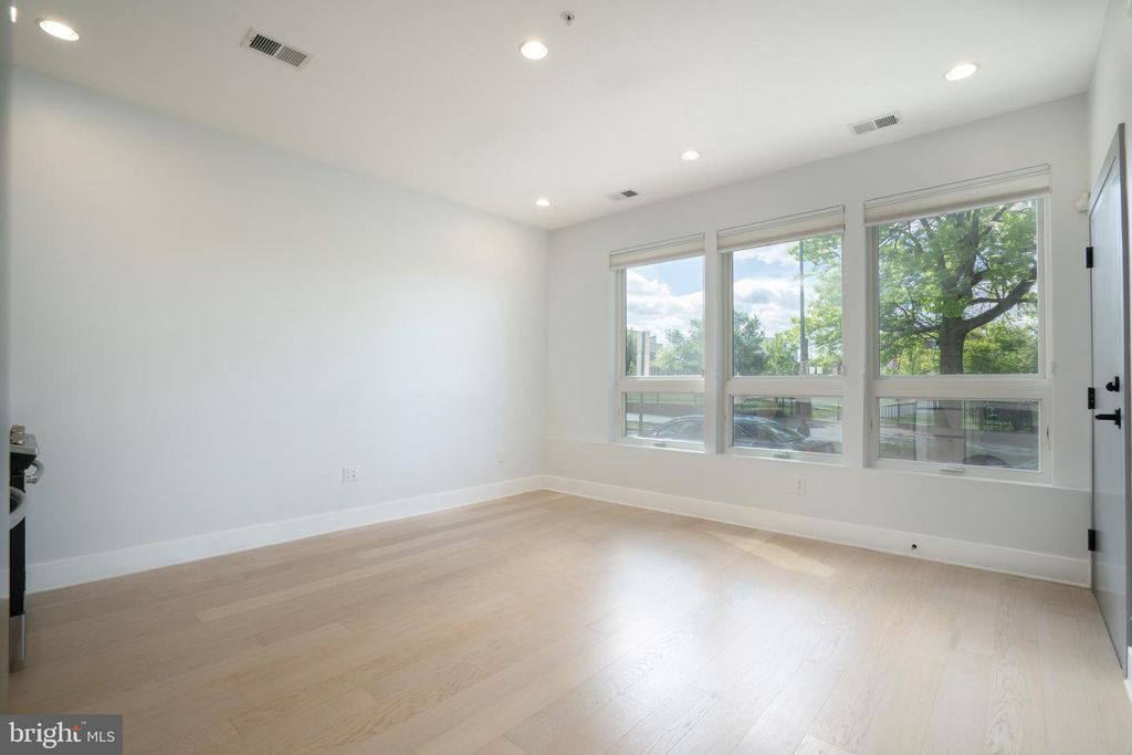 705 IRVING ST NW #202, Washington, DC 20010