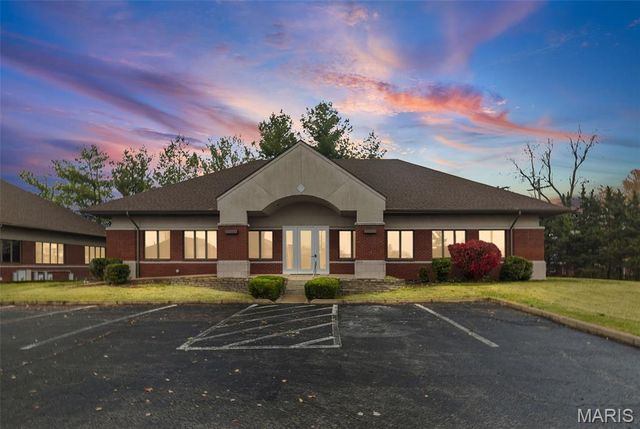 16 Bronze Pointe Boulevard, Swansea, IL 62226