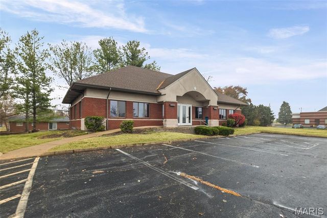 16 Bronze Pointe Boulevard, Swansea, IL 62226