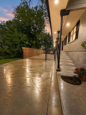 5 Tree Frog Drive, Houston, TX 77074