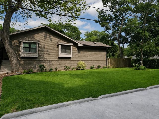 5 Tree Frog Drive, Houston, TX 77074