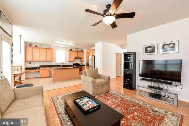 43600 PLUM ST, Chantilly, VA 20152