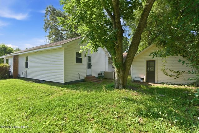 105 Montgomery Avenue, Wilmington, NC 28405