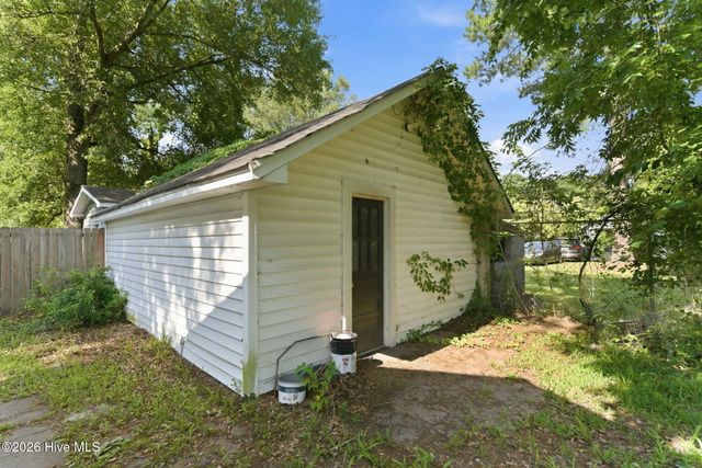 105 Montgomery Avenue, Wilmington, NC 28405
