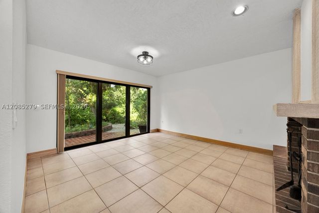 8808 SW 150th Place Cir, Miami, FL 33196
