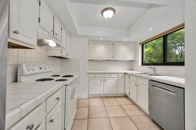 8808 SW 150th Place Cir, Miami, FL 33196