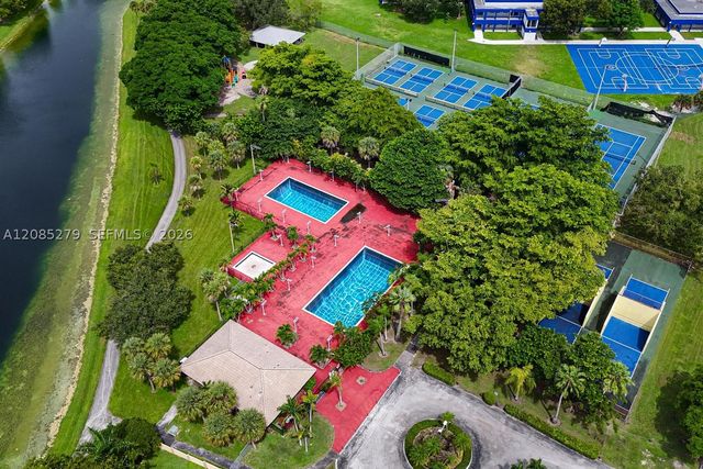8808 SW 150th Place Cir, Miami, FL 33196