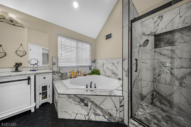 76 Canada Goose Dr, Allamuchy Twp., NJ 07840