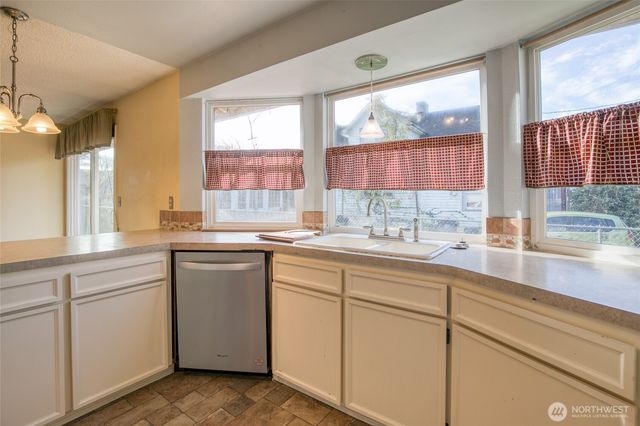 24 O Street, Hoquiam, WA 98550