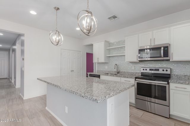 15807 W Port Royale Lane, Surprise, AZ 85379
