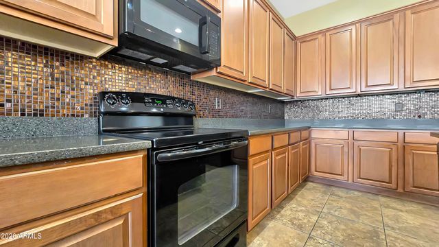 13637 S 175th Drive, Goodyear, AZ 85338