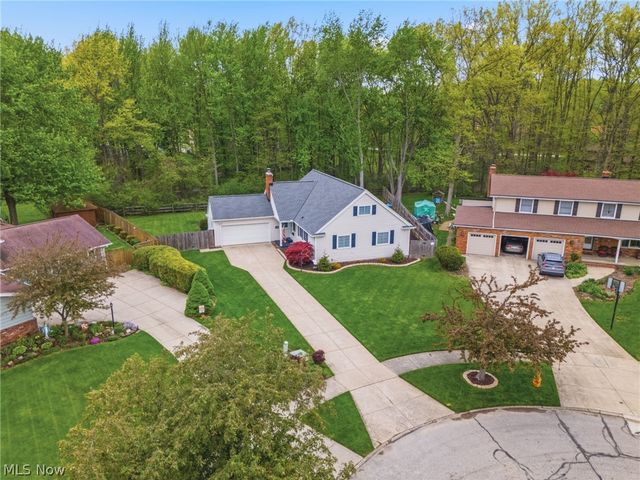 29575 Dorchester Drive, North Olmsted, OH 44070