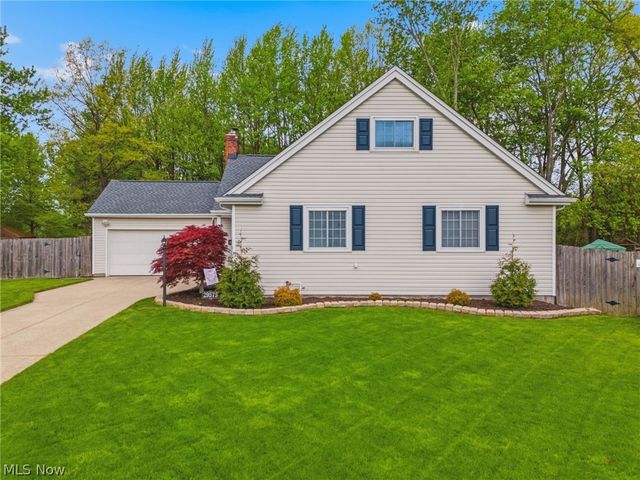29575 Dorchester Drive, North Olmsted, OH 44070