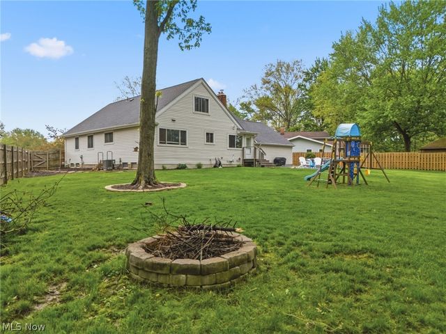 29575 Dorchester Drive, North Olmsted, OH 44070