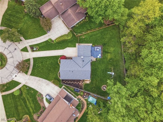 29575 Dorchester Drive, North Olmsted, OH 44070