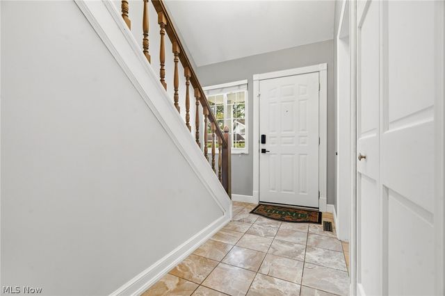 29575 Dorchester Drive, North Olmsted, OH 44070