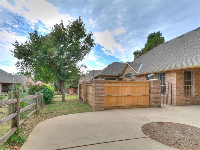 3904 Shortgrass Road, Edmond, OK 73003