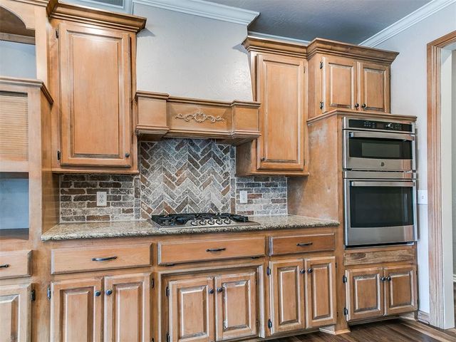3904 Shortgrass Road, Edmond, OK 73003