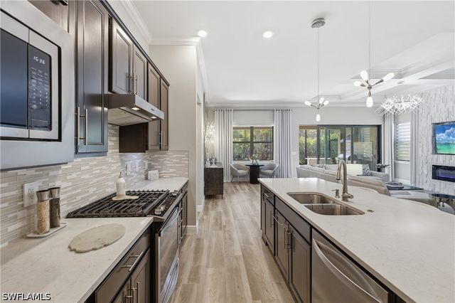 9761 Willet CT, Naples, FL 34120