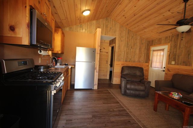 3880 W Hwy. 70, Daisy, AR 71950