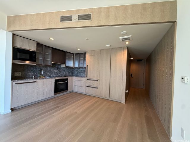 1000 Auahi Street 503, Honolulu, HI 96814