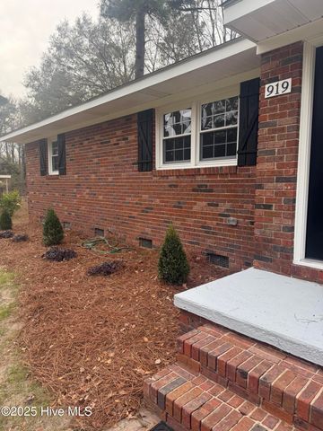 919 Richmond Road, Rockingham, NC 28379