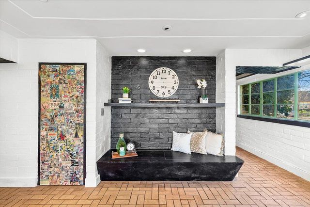 1018 W Morris Ave, Modesto, CA 95350