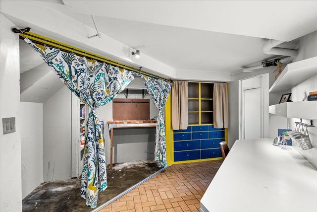 1018 W Morris Ave, Modesto, CA 95350