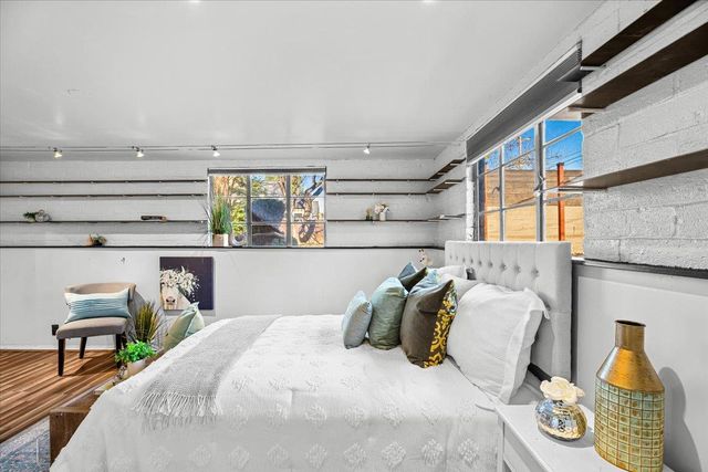 1018 W Morris Ave, Modesto, CA 95350