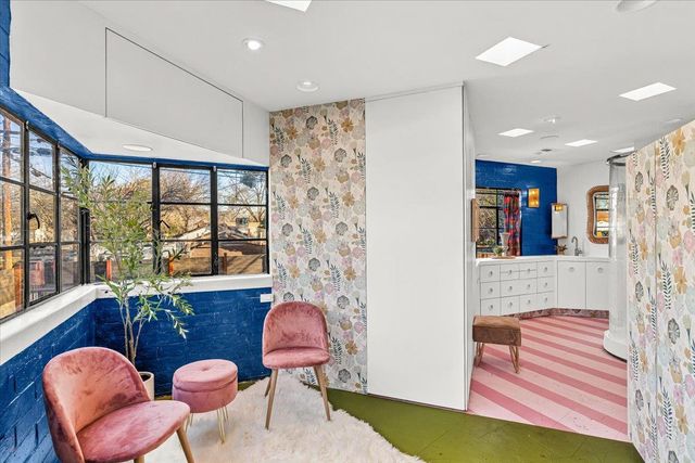 1018 W Morris Ave, Modesto, CA 95350