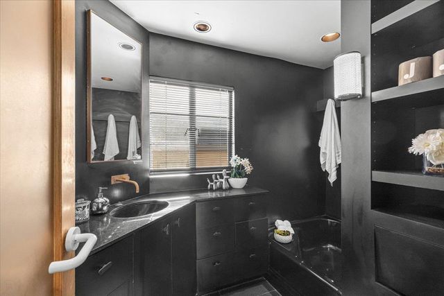 1018 W Morris Ave, Modesto, CA 95350