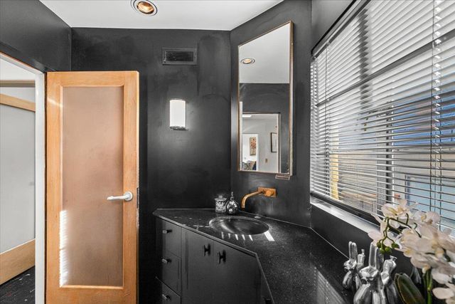 1018 W Morris Ave, Modesto, CA 95350