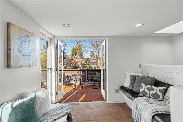 1018 W Morris Ave, Modesto, CA 95350