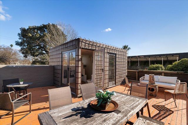 1018 W Morris Ave, Modesto, CA 95350