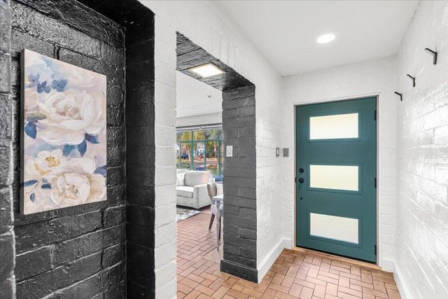 1018 W Morris Ave, Modesto, CA 95350