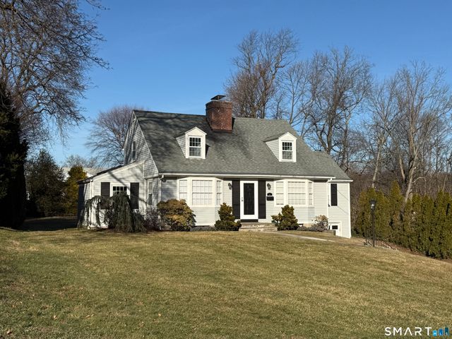 16 Killian Avenue, Trumbull, CT 06611