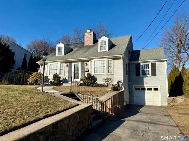 16 Killian Avenue, Trumbull, CT 06611